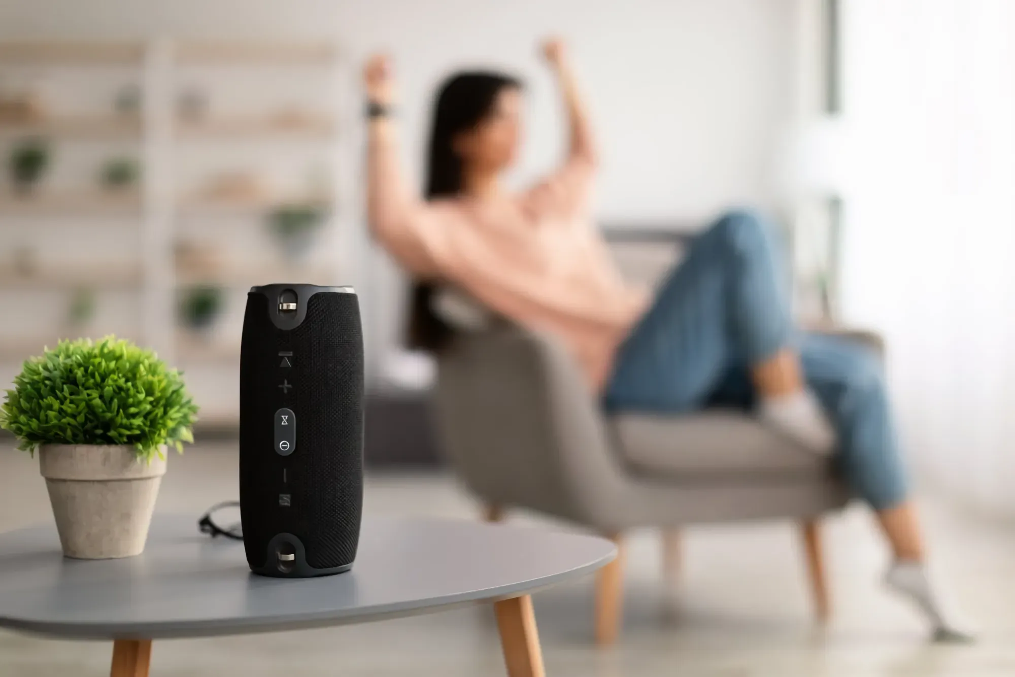 8 Speaker Portable Terbaik, Suara Ngebass dan Tahan Lama!